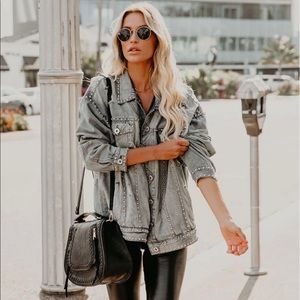 STUDDED DENIM JACKET - LIGHT WASH